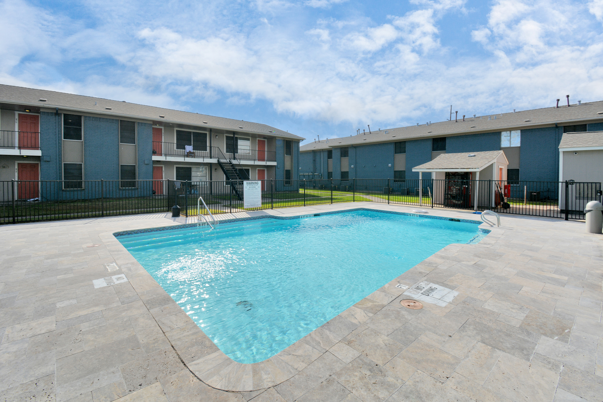 the pool at The Crossings at 31st